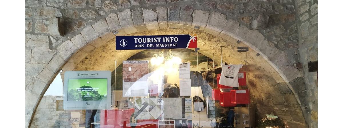 L'Oficina de Turisme d’Ares oberta en vacances